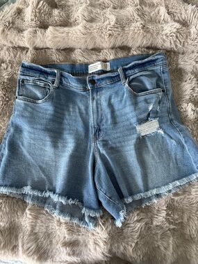 Abercrombie & Fitch Dad short High-Rise Light Blue Denim Shorts